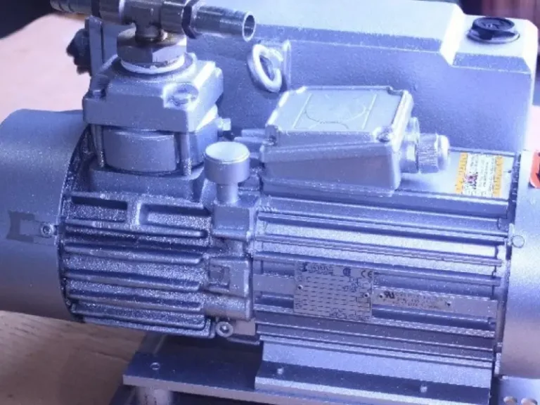 5. Bild Vakuumpumpen reparieren